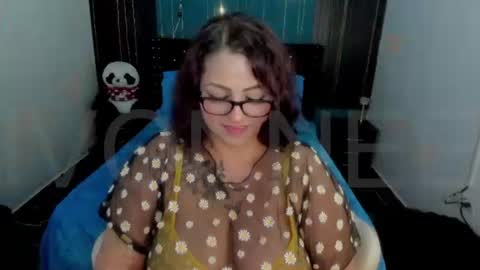 Snapshot of ivonnee17_ chatting on August 7, 1:18 am Ivonne online show from August 7, 1:18 am