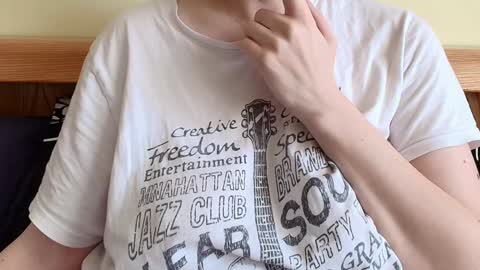 Snapshot of ivoryorchid chatting on January 30, 9:04 am Ivory online show from January 30, 9:04 am