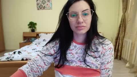 Snapshot of ivoryorchid chatting on March 9, 4:55 pm Ivory online show from March 9, 4:55 pm