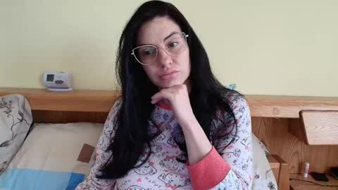 Snapshot of ivoryorchid chatting on April 26, 11:19 am Ivory online show from April 26, 11:19 am