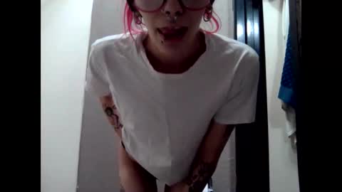 ivorytrixx online show from February 10, 5:50 pm