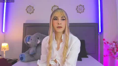 Snapshot of ivvy_rousse chatting on June 8, 3:34 pm ivi rosse online show from June 8, 3:34 pm