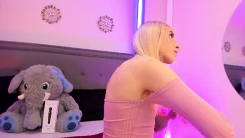 Snapshot of ivvy_rousse chatting on July 10, 1:47 pm ivi rosse online show from July 10, 1:47 pm