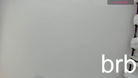 Snapshot of ivy_and_molly chatting on December 4, 3:21 pm Ivy and Molly online show from December 4, 3:21 pm