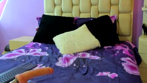 Ivy  online show from July 29, 1:59 am