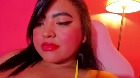 Snapshot of ivy_roosx chatting on May 23, 7:46 am vivian online show from May 23, 7:46 am