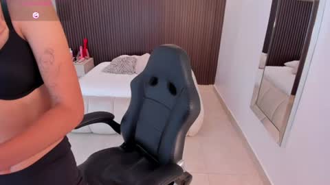 Snapshot of ivy_rosse7 chatting on August 1, 12:37 pm IVY online show from August 1, 12:37 pm