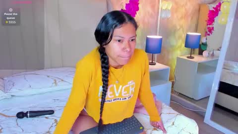 Ivy  online show from November 16, 8:25 pm