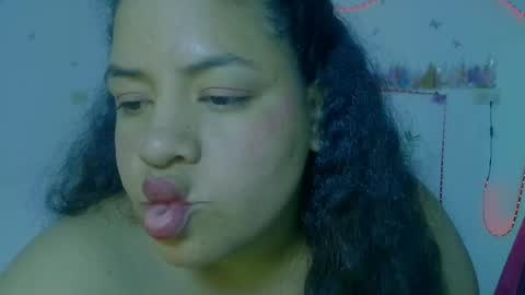 Snapshot of ivydesouzaa chatting on May 15, 11:34 pm ivydesouza online show from May 15, 11:34 pm