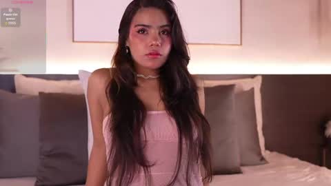 ivyellis online show from May 17, 11:50 am