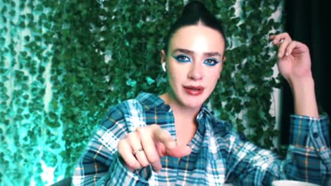 Miss Ivy online show from December 22, 11:09 pm