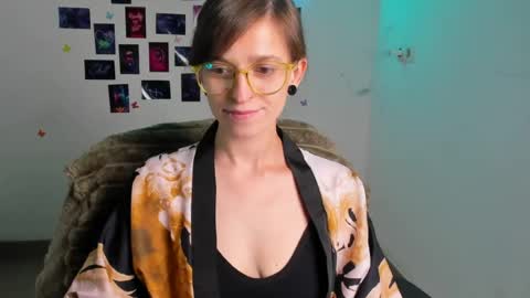 Ivy online show from July 10, 1:14 pm
