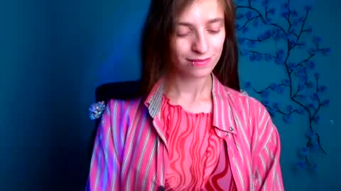 Ivy online show from July 18, 2:32 pm