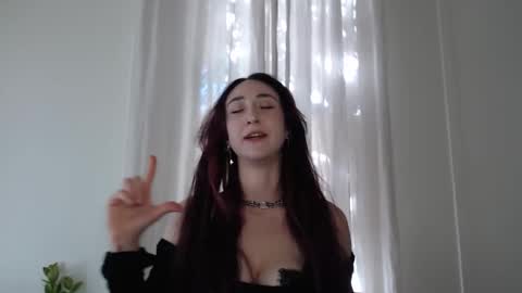 Ivy Rosie online show from November 11, 4:07 pm