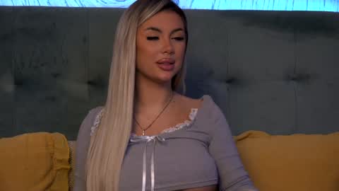  Ivy  online show from January 29, 6:33 am