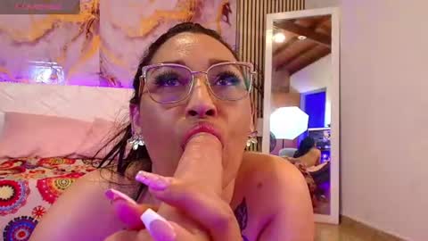 ivyshine7 online show from June 18, 10:36 pm