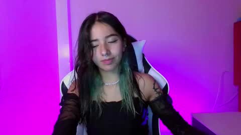 Snapshot of ivystone_ chatting on February 6, 11:41 pm Ivy online show from February 6, 11:41 pm