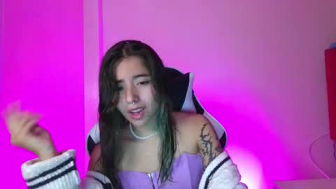 Snapshot of ivystone_ chatting on February 12, 11:22 pm Ivy online show from February 12, 11:22 pm