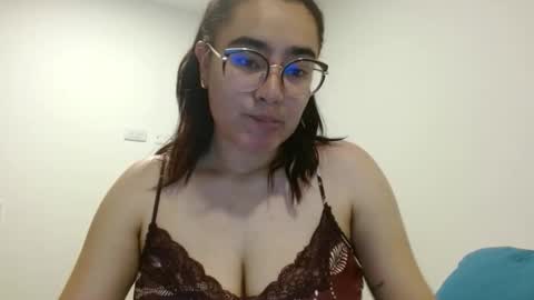 Snapshot of ivyy1_ chatting on May 14, 3:24 am Ivy online show from May 14, 3:24 am