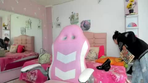 Snapshot of ivyyemerald_ chatting on July 20, 12:40 pm IVY online show from July 20, 12:40 pm