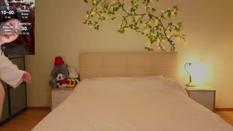 Daisy online show from May 4, 11:23 pm