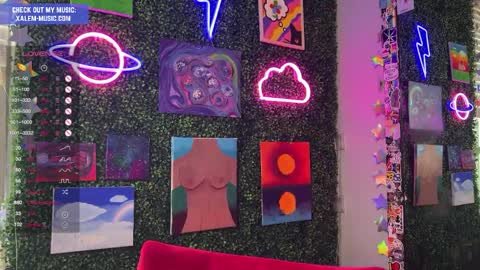 Muse hethey online show from December 8, 8:36 pm