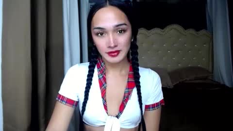 iwillcum4u_ online show from October 31, 5:25 pm