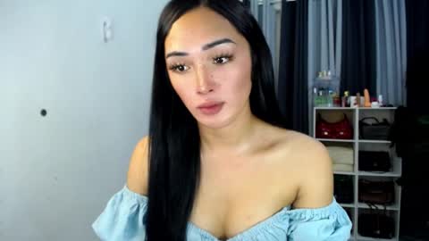 iwillcum4u_ online show from July 18, 3:22 am