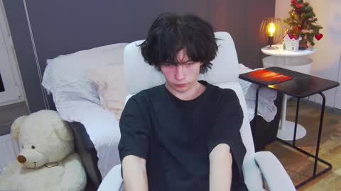 Snapshot of iwillfall_ chatting on December 20, 3:25 am Maxim online show from December 20, 3:25 am