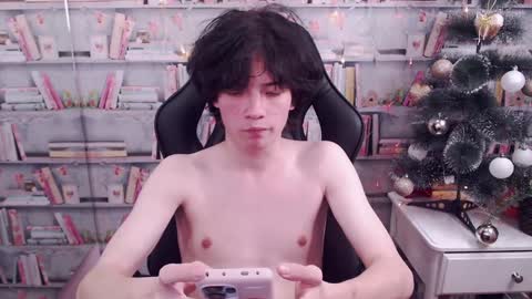 Snapshot of iwillfall_ chatting on December 20, 10:00 pm Maxim online show from December 20, 10:00 pm