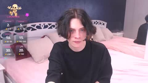 Snapshot of iwillfall_ chatting on November 26, 11:33 am Maxim online show from November 26, 11:33 am