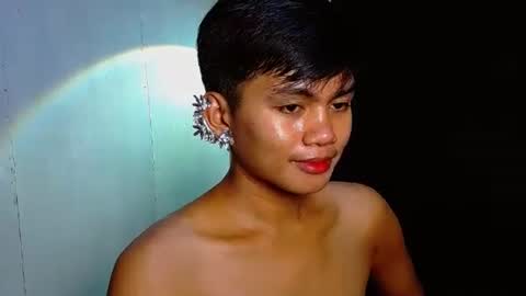 iya143 online show from November 3, 8:15 am