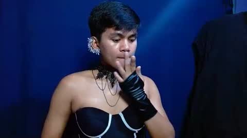 iya143 online show from November 26, 11:28 pm