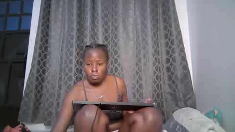 Snapshot of iynika chatting on May 8, 9:20 pm iynika online show from May 8, 9:20 pm