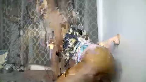 Snapshot of iynika chatting on May 20, 10:49 pm iynika online show from May 20, 10:49 pm