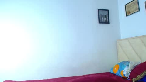 Snapshot of izaak_taylor7 chatting on November 25, 3:39 am izaack online show from November 25, 3:39 am