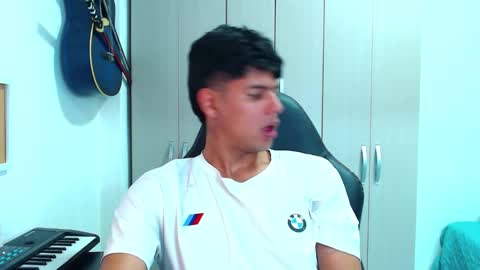 Izan online show from December 15, 4:22 pm