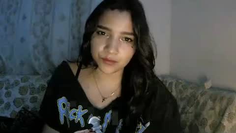 izzy_32 online show from January 8, 7:10 am