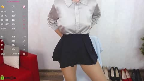 Queen of nylon  Victoria online show from September 22, 5:20 am