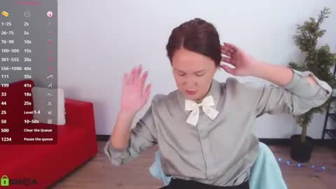 Snapshot of izzy_cam chatting on June 17, 5:21 am Queen of nylon Victoria online show from June 17, 5:21 am