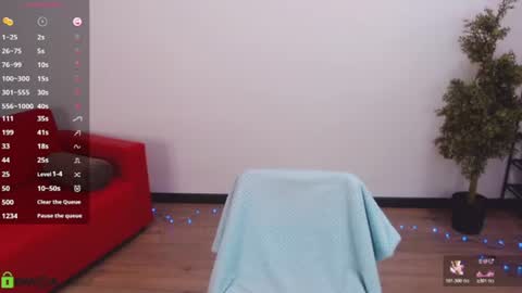 Snapshot of izzy_cam chatting on June 18, 5:41 am Queen of nylon Victoria online show from June 18, 5:41 am