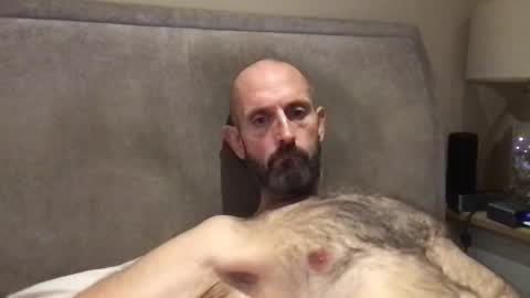 izzysboytoy1 online show from November 8, 5:12 pm