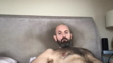 izzysboytoy1 online show from November 11, 9:42 am