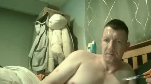 Snapshot of j281133 chatting on March 5, 2:03 am Big 8 online show from March 5, 2:03 am