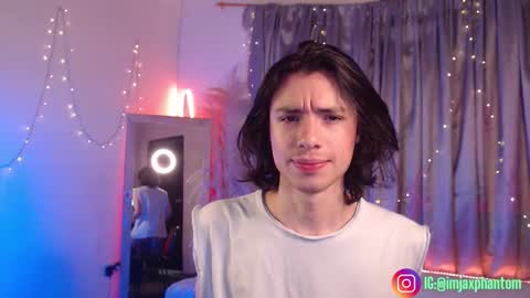 Snapshot of j_a_x_x_x_o_n chatting on October 25, 2:24 pm Hey im Jaxxxon check my info online show from October 25, 2:24 pm