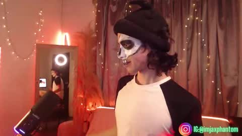 Snapshot of j_a_x_x_x_o_n chatting on October 31, 8:59 am Hey im Jaxxxon check my info online show from October 31, 8:59 am