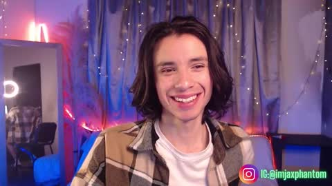 Snapshot of j_a_x_x_x_o_n chatting on November 4, 5:50 am Hey im Jaxxxon check my info online show from November 4, 5:50 am