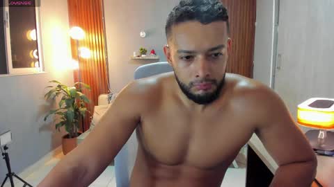Snapshot of j_calix chatting on May 12, 12:30 am Calix Independient model Insta and twt Calixsnake online show from May 12, 12:30 am