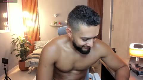 Snapshot of j_calix chatting on May 26, 12:39 am Calix Independient model Insta and twt Calixsnake online show from May 26, 12:39 am
