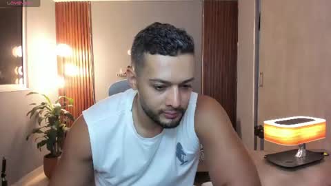 Snapshot of j_calix chatting on June 17, 11:49 pm Calix Independient model Insta and twt Calixsnake online show from June 17, 11:49 pm